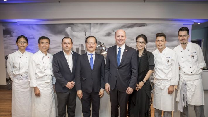 управление гостиницей